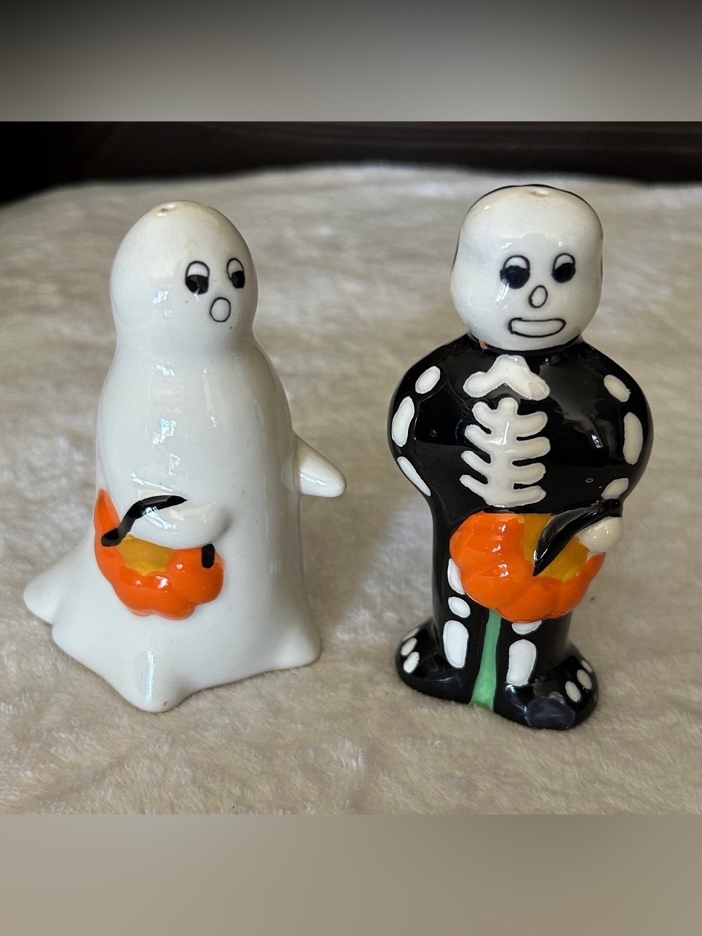 Halloween Ceramic Ghost & Skeleton Trick Or Treaters Salt Pepper Shakers 4”